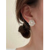 Aretes con flor con perla artificial