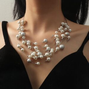Collar con perla artificial