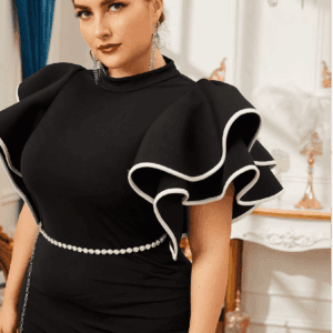 Vestido Negro de ribete fruncido en contraste