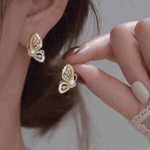 Aretes de botón con perla artificial con diseño de mariposa