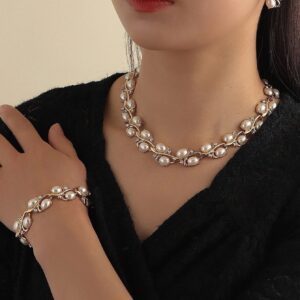 Collar con perla artificial, aretes y pulsera