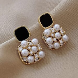 Aretes casual negro con perla artificial