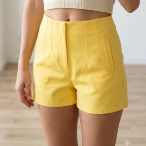 Short Amarillo con Pinzas